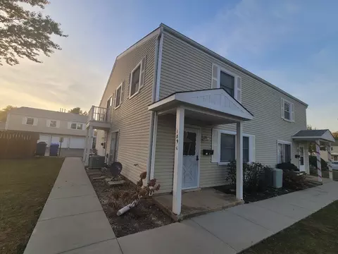 189 Robert Ct #C, Bartlett, IL 60103