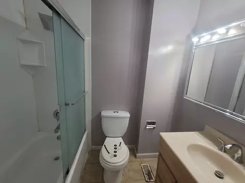 Bath - 189 Robert Ct #C, Bartlett, IL 60103 photo 2 of 2