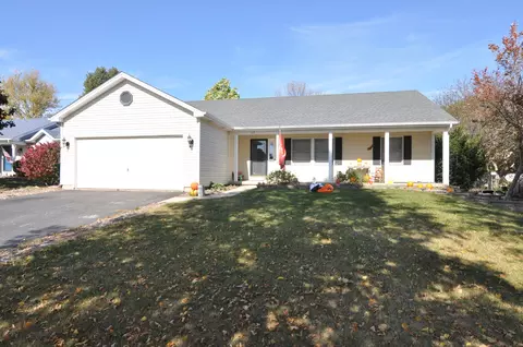 308 Jake Ln, Hampshire, IL 60140