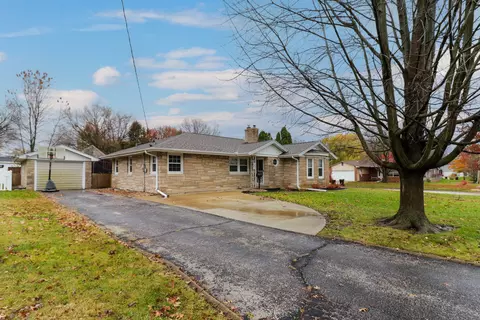 200 W Lincoln St, Normal, IL 61761 photo 2