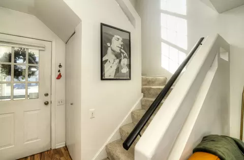 Entry Way - 1982 Muirfield Cir, Elgin, IL 60123 photo 1 of 3