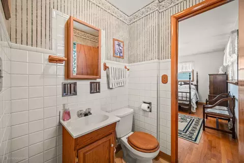 Bath - 3016 Sangamon St, Steger, IL 60475 photo 2 of 2