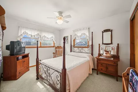 Bedroom - 3016 Sangamon St, Steger, IL 60475 photo 2 of 4