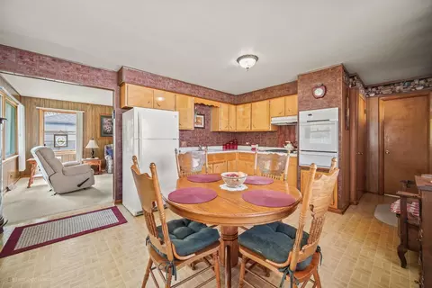 Dining - 3016 Sangamon St, Steger, IL 60475 photo 1 of 4