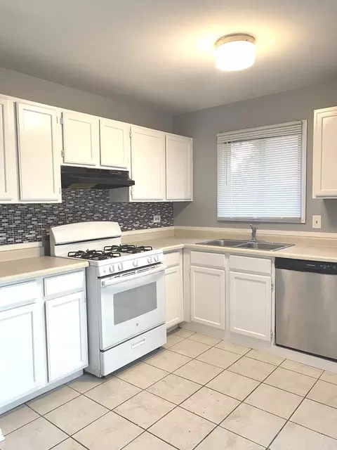 1165 S Brockton Ct, Aurora, IL 60504 photo 9