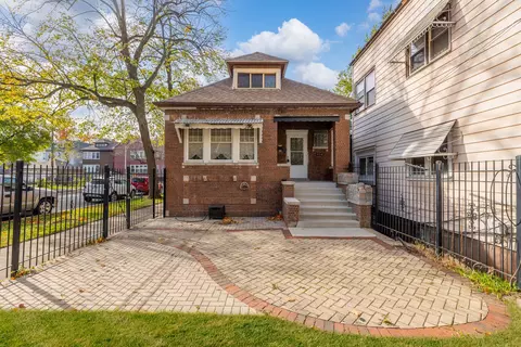 8358 S Muskegon Ave, Chicago, IL 60617