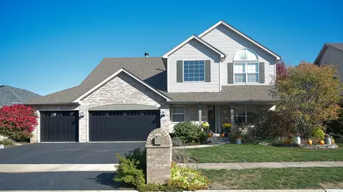 16627 S Pinecreek Dr, Lockport, IL 60441