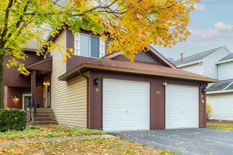 2424 Danbury Dr #B2, Woodridge, IL 60517