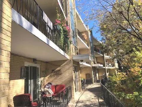 8612 W 95 Pl #104, Hickory Hills, IL 60457