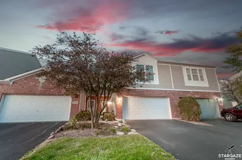 16144 Golfview Dr, Lockport, IL 60441