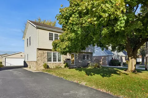 12942 W Playfield Dr, Crestwood, IL 60418