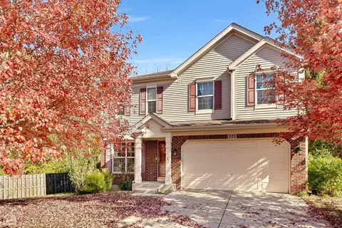 323 Emerald Dr, Streamwood, IL 60107