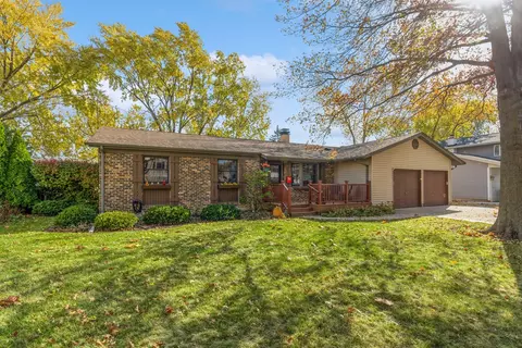 517 N Everett Dr, Palatine, IL 60074