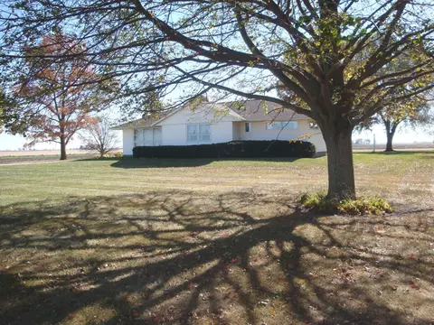 1593 E 500 North Rd, Cissna Park, IL 60924