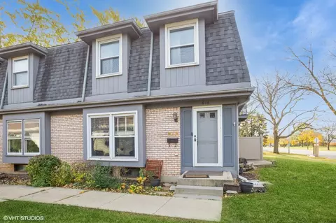 614 Burgess Ct, Schaumburg, IL 60194