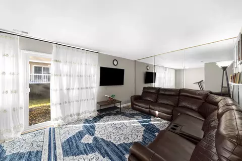 Living - 1942 Georgetown Ln, Hoffman Estates, IL 60169 photo 1 of 1