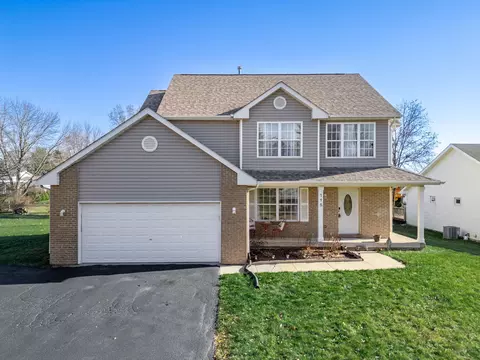115 Queens Pl SE, Poplar Grove, IL 61065