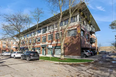 2934 Central St #3W, Evanston, IL 60201