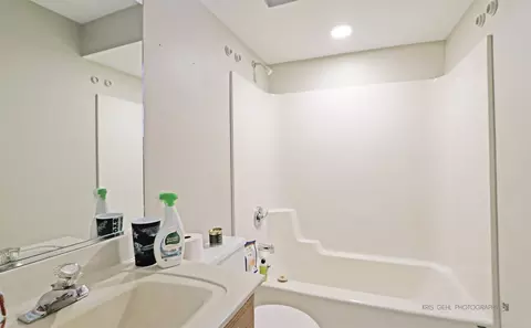 Bath - 27566 W Stonegate Dr, Spring Grove, IL 60081 photo 2 of 3