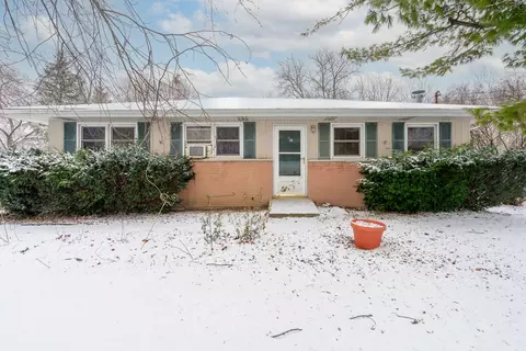 641 1st St, Lemont, IL 60439