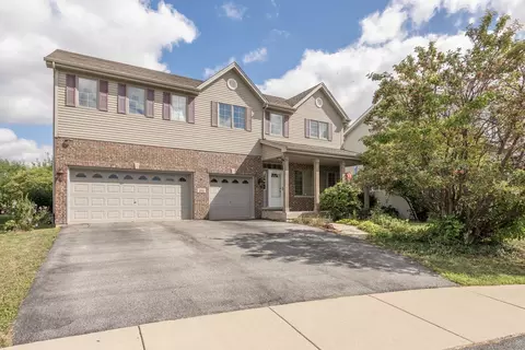 2000 Astor Ln, Addison, IL 60101