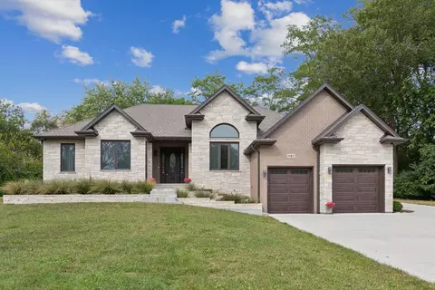 982 Westshore Dr, Fox Lake, IL 60020