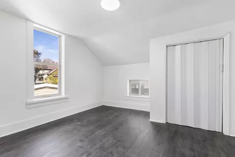 218 E 2nd St, Belvidere, IL 61008 photo 9