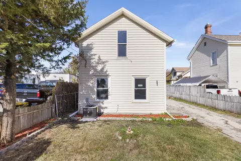 218 E 2nd St, Belvidere, IL 61008