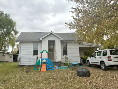 220 N Oak St, Ludlow, IL 60949