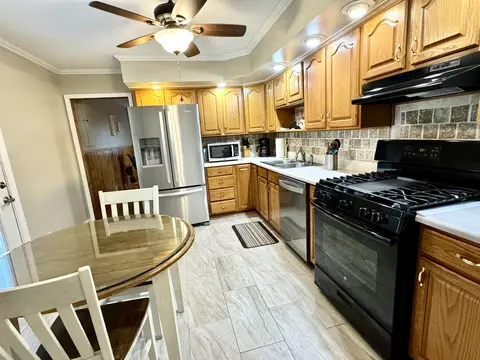 504 E Gridley Rd, Gridley, IL 61744 photo 6