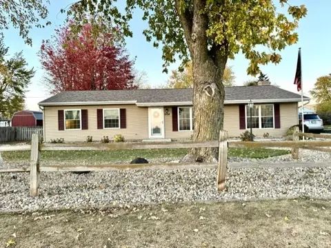 504 E Gridley Rd, Gridley, IL 61744 photo 2