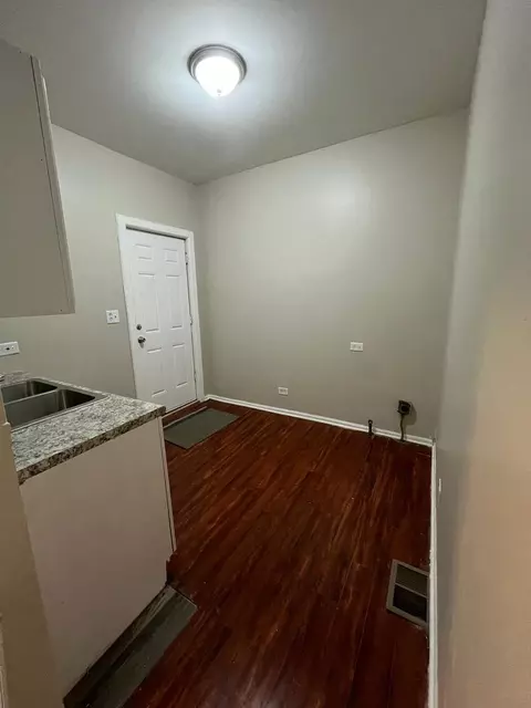 2825 E 76th Pl, Chicago, IL 60649 photo 7