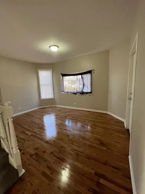 2825 E 76th Pl, Chicago, IL 60649 photo 4
