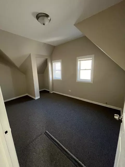 2825 E 76th Pl, Chicago, IL 60649 photo 13