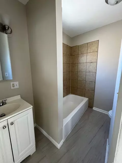 2825 E 76th Pl, Chicago, IL 60649 photo 16