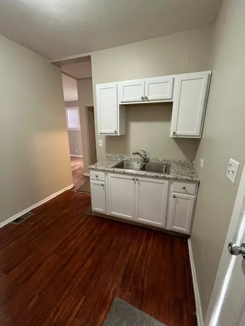 2825 E 76th Pl, Chicago, IL 60649 photo 6