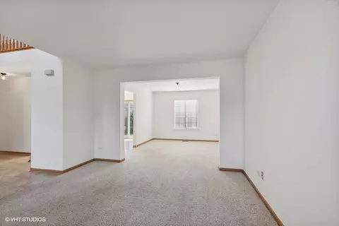 Living - 628 Brita Ct, Minooka, IL 60447 photo 2 of 3
