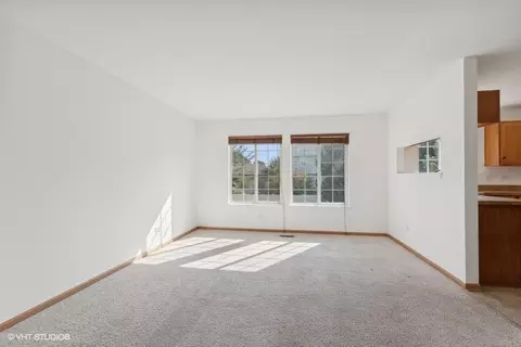 Living - 628 Brita Ct, Minooka, IL 60447 photo 3 of 3