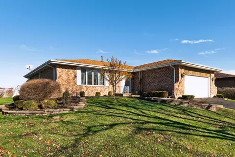 705 Vermont Rd W, Frankfort, IL 60423
