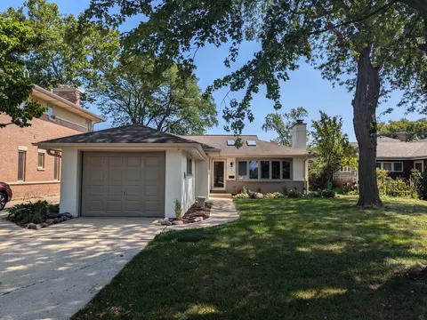 123 S Lincoln Ave, Park Ridge, IL 60068