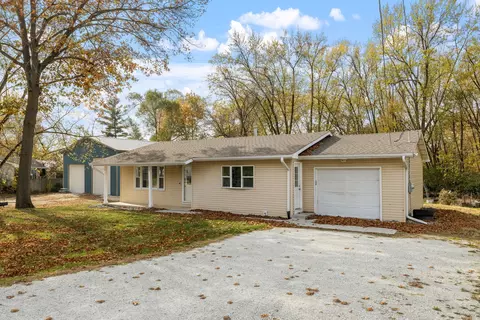 34214 Wildwood St, Wilmington, IL 60481