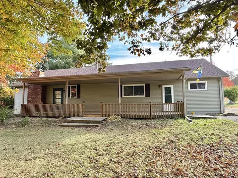4679 Circle Dr, Heyworth, IL 61745