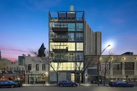 747 N Clark St #301, Chicago, IL 60654