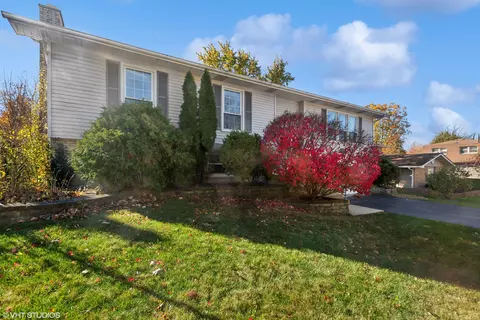 1821 Oxnard Dr, Downers Grove, IL 60516