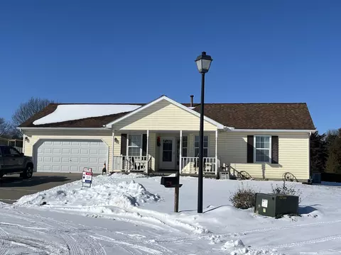 302 Boon Ct, Danvers, IL 61732