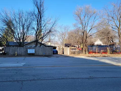 1446 Higgins Rd, Park Ridge, IL 60068