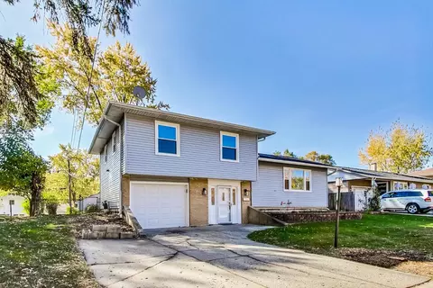 1677 Greenwood Ave, Hanover Park, IL 60133