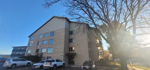4530 W 93rd St #2B, Oak Lawn, IL 60453