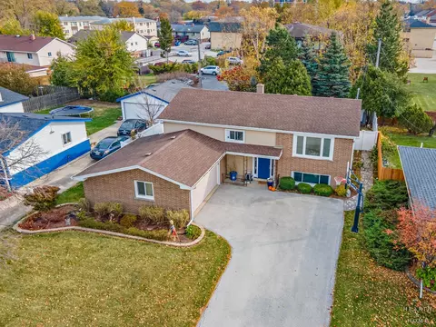 1045 S Center St, Bensenville, IL 60106
