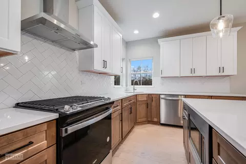 Kitchen - 26502 Silverleaf Dr, Plainfield, IL 60585 photo 2 of 5
